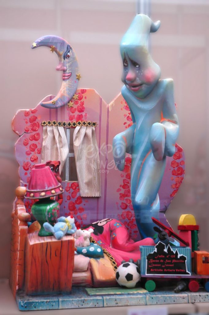 Año 2012, falla Barón San Petrillo, Leonor Jovani, sección duodécima Infantil, Artista: Arturo Vallés Bea.