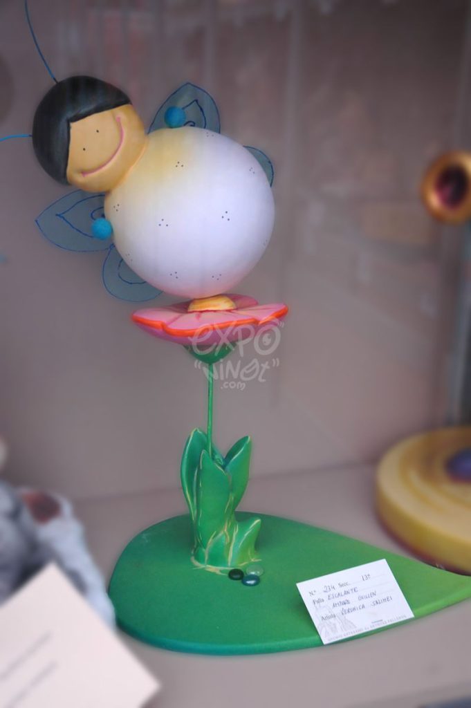 Año 2012, falla Escalante, Amparo Guillen, sección decimotercera Infantil, Artista: Verónica Salimei.