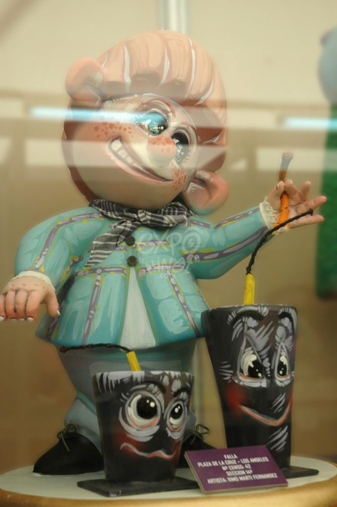 Año 2012, falla Plaza la Cruz, Los Angeles, sección decimocuarta Infantil, Artista: Ximo Martí Fernández.