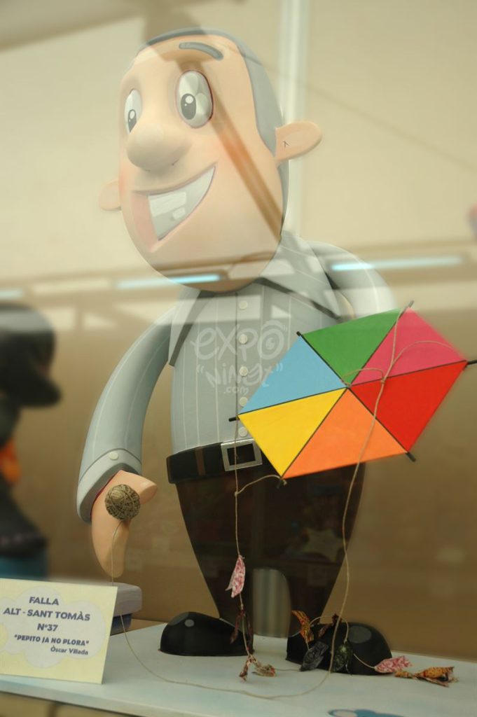 Año 2012, falla Alta, Santo Tomás, sección decimoquinta Infantil, Artista: Óscar Villada Sanchis.