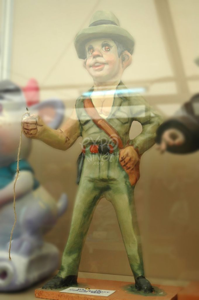 Año 2012, falla Avenida Burjasot, Carretera de Paterna, sección decimoquinta Infantil, Artista: Francisco Real Pérez.