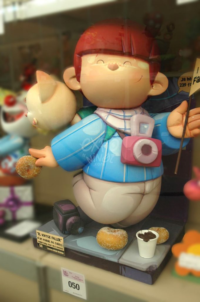 Año 2012, falla Corretgería, Bany dels Pavesos, sección decimoquinta Infantil, Artista: Sergio Amar Medina.