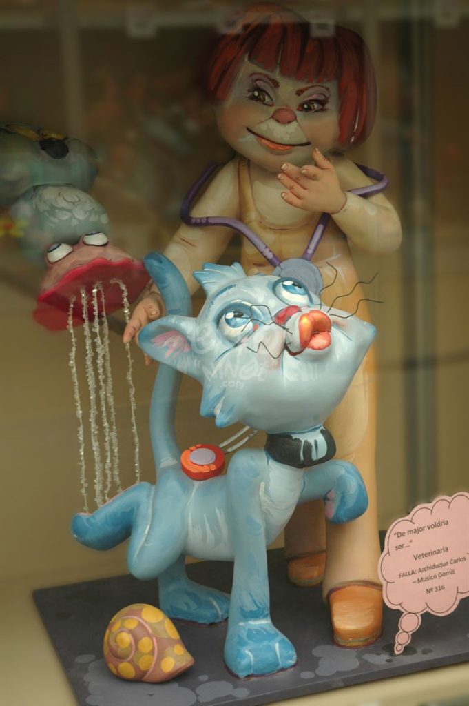 Año 2012, falla Archiduque Carlos, Músico Gomis, sección tercera Infantil, Artista: Vicente Gomar Vidal.