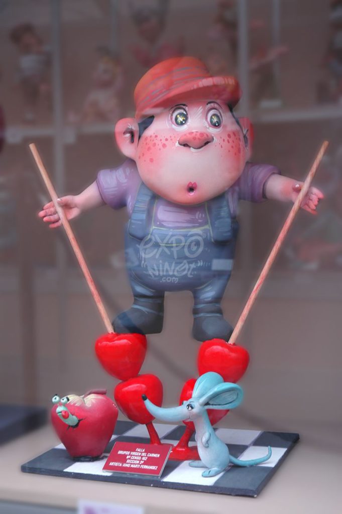 Año 2012, falla Grupos Virgen del Carmen, sección tercera Infantil, Artista: Ximo Martí Fernández.