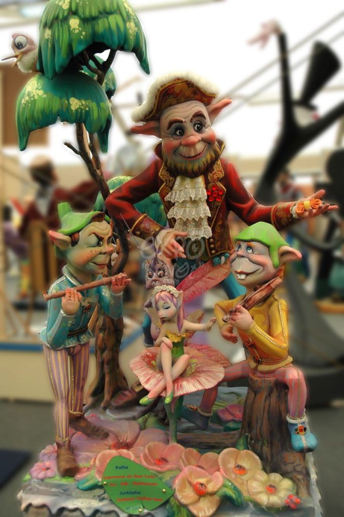 Año 2012, falla Carrera San Luis Avenida Doctor Waksman, sección tercera a, Artista: Arturo Vallés Bea.