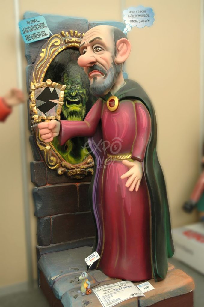 Año 2012, falla San Ignacio de Loyola Jesús y María, sección tercera a, Artista: Toni Fornes Quijano.