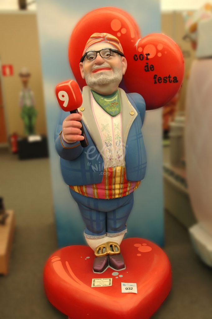 Año 2012, falla Doctor Serrano Carlos Cervera Clero, sección tercera b,Artista: Lorenzo Fandos Ayoro.