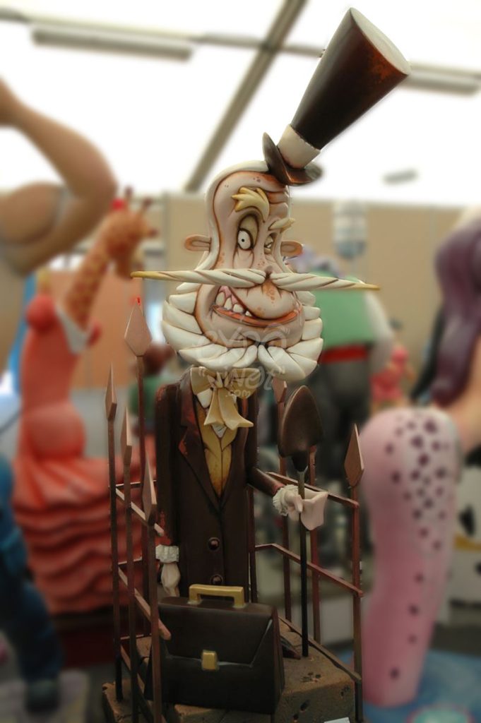 Año 2012, falla Doctor Álvaro López San Juan de Dios, sección quinta a, Artista: Hermanos Gómez Fonseca.