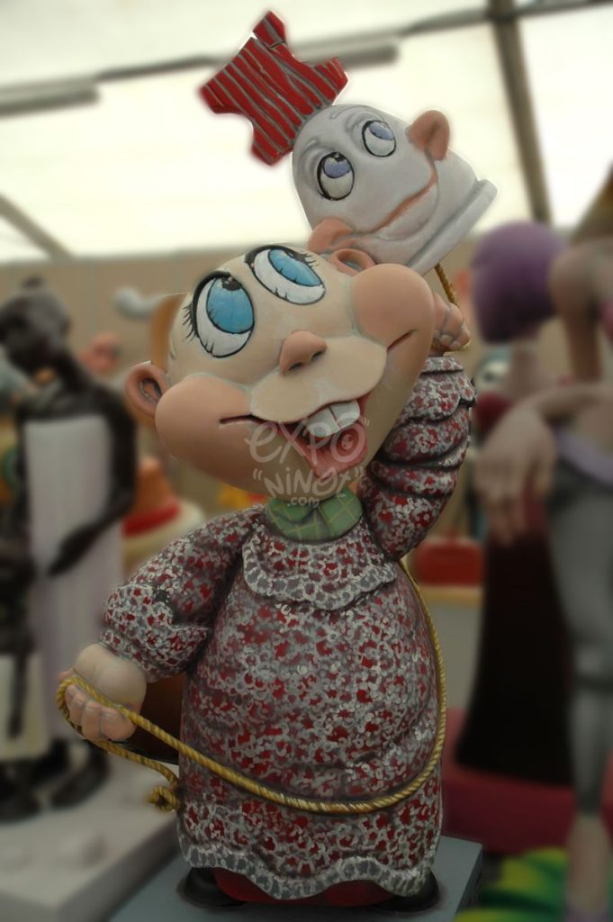 Año 2012, falla Doctor Manuel Candela Avenida del Puerto, sección quinta b, Artista: Francisco Ribes López.