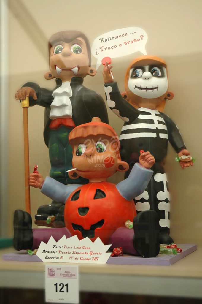 Año 2012, falla Plaza Luis Cano, sección sexta Infantil, Artista: Vicente Espeleta García.