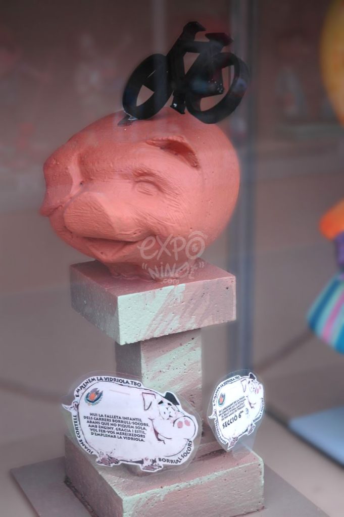 Año 2012, falla Borrull, Socors, sección sexta Infantil, Artista: Juane Cortell Dasca.