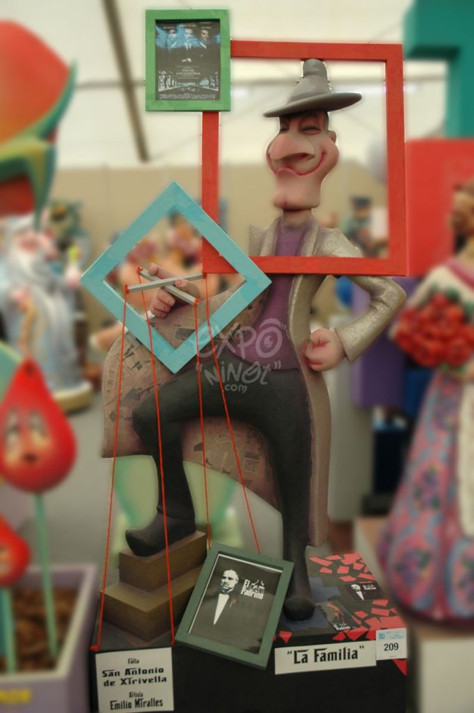 Año 2012, falla San Antonio, sección sexta b, Artista: Emilio Miralles Ferrero.