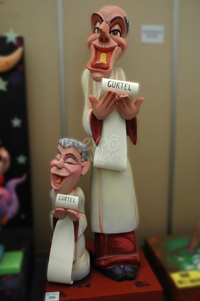 Año 2012, falla Blasco Ibañez, Plaza Maestro Ripoll, sección séptima a, Artista: Francisco Santonja Peni.