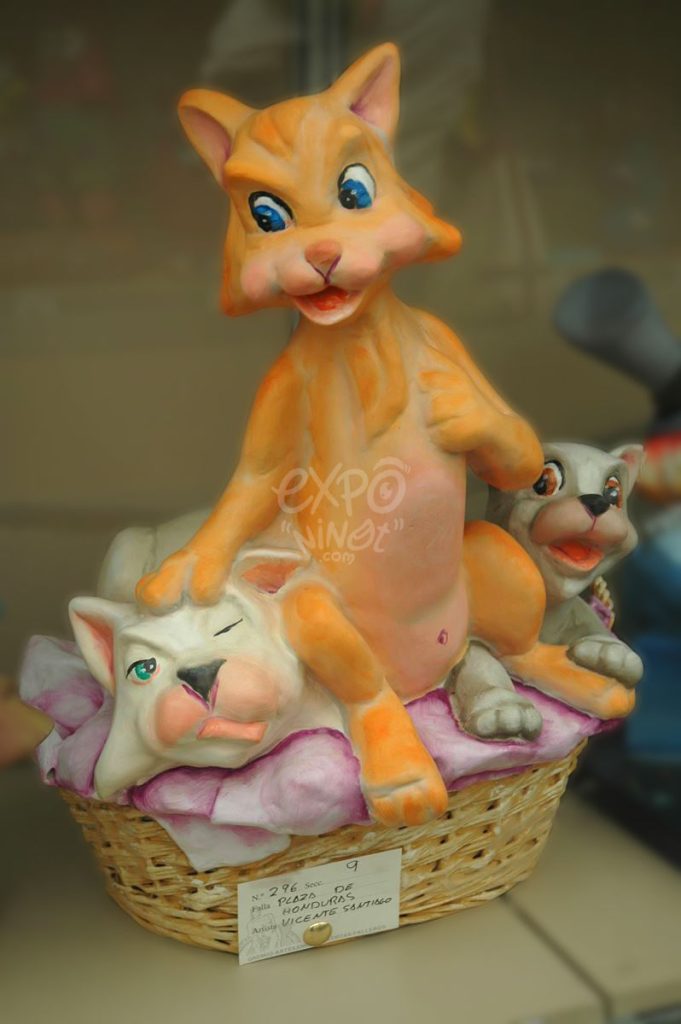 Año 2012, falla Plaza de Honduras, sección novena Infantil, Artista: Vicente Santiago Biot.