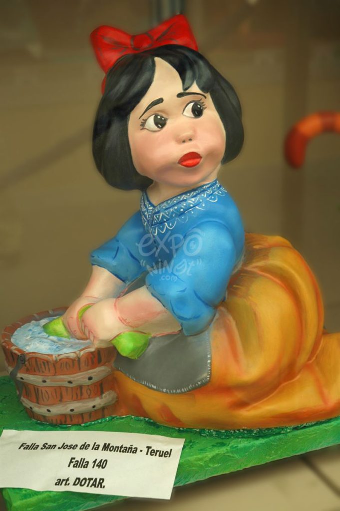 Año 2012, falla San José de la Montaña, Teruel, sección novena Infantil, Artista: Ángel Tarín Doménech.