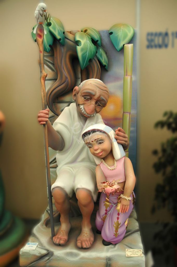Año 2013, falla Ceramista Ros, José Mª Mortes Lerma, sección primera b, Artista: Sergio Fandos Najera.