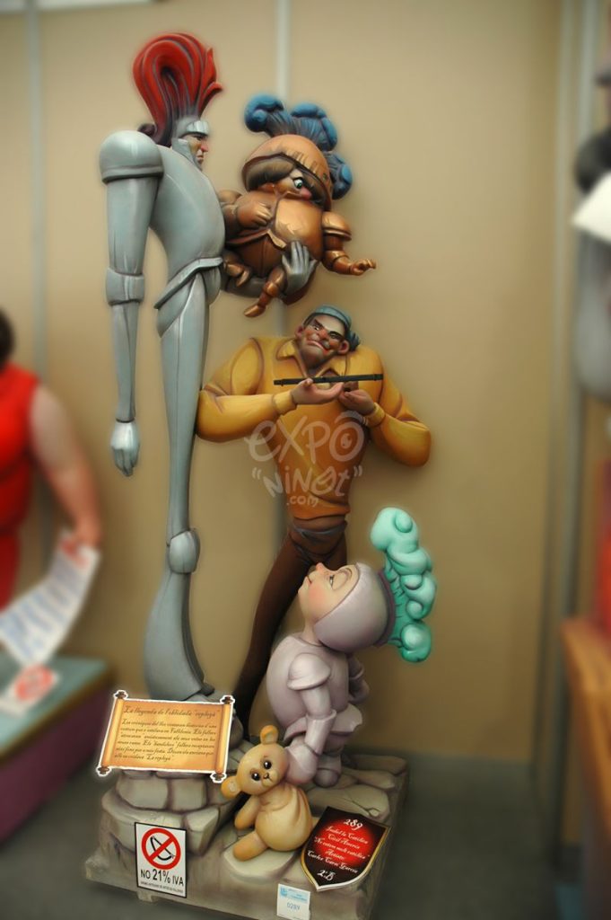 Año 2013, falla Isabel la Católica, Cirilo Amorós, sección segunda b, Artista: Carlos Carsí García.