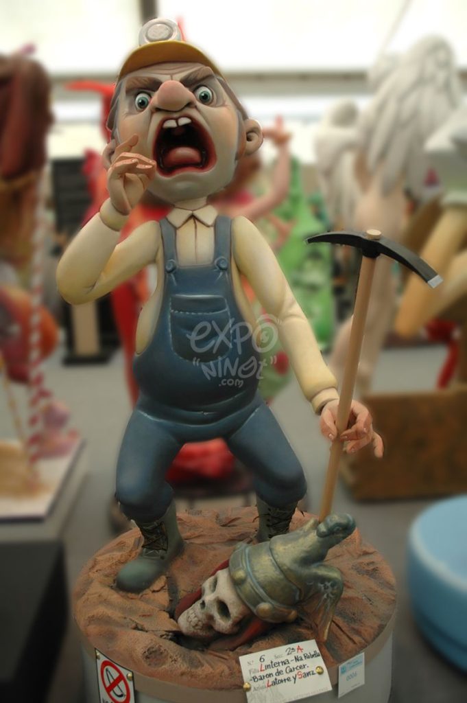 Año 2013, falla Linterna, Na Robella, Avenida Barón de Carcer, sección segunda a, Artista: Gabriel Sanz, José Latorre.