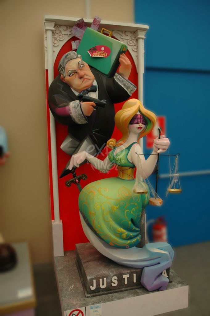 Año 2013, falla Vicente Sancho Tello, Chile, sección tercera b, Artista: Xavi Ribes Segura.