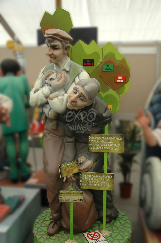 Año 2013, falla Avenida Maestro Rodrigo, General Avilés, sección tercera b, Artista: Julio Vicente Fabra Muñoz.