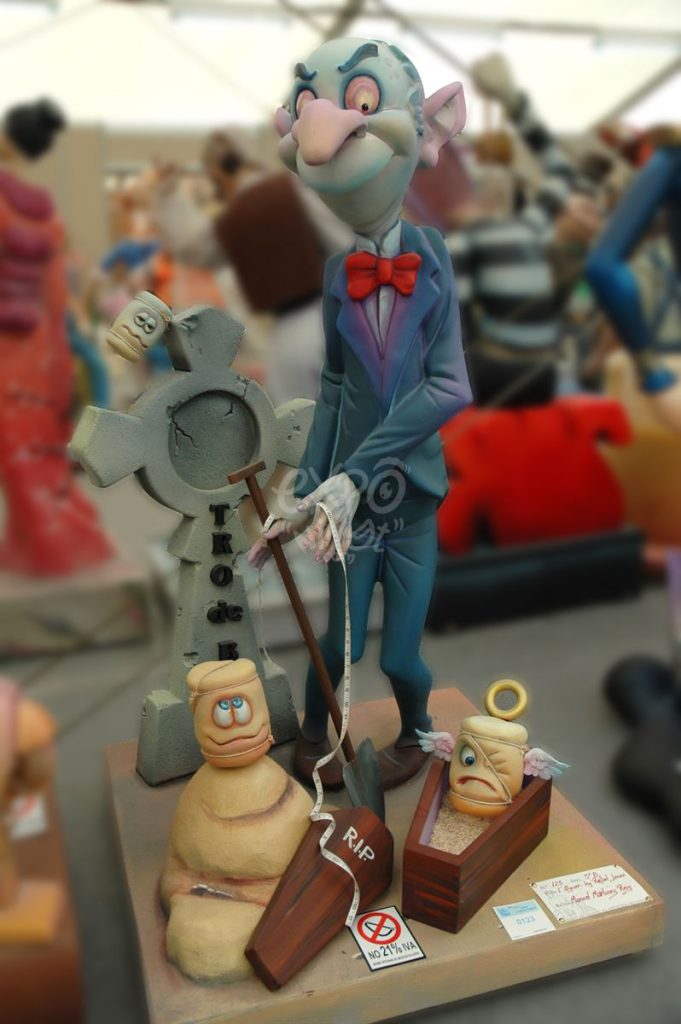 Año 2013, falla L’Alguer, Ingeniero Rafael Janini, sección tercera b, Artista: Manuel Martínez Reig.