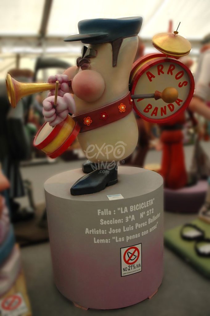 Año 2013, falla Menendez y Pelayo, Avenida Cataluña, sección tercera a, Artista: José Luis Pérez Ballester.