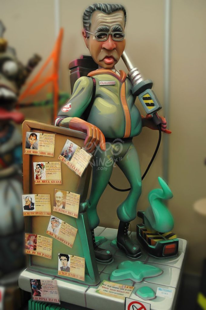 Año 2013, falla Islas Canarias, Dama de Elche, sección tercera a, Artista: Sergio Musoles Ros.