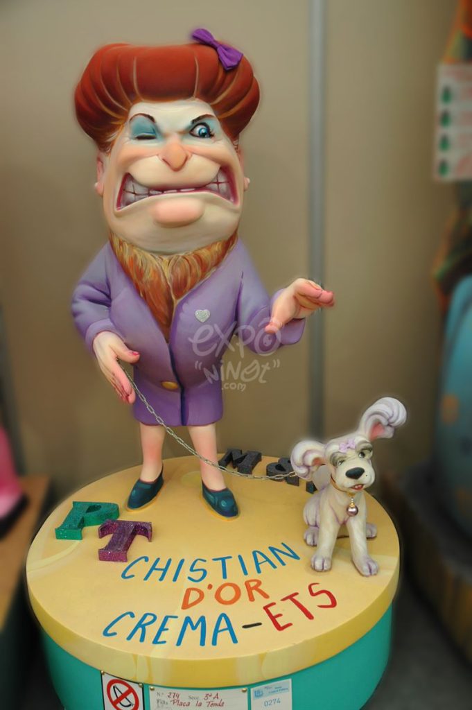 Año 2013, falla Plaza de la Tienda, sección tercera a, Artista: Manuel Martínez Reig.