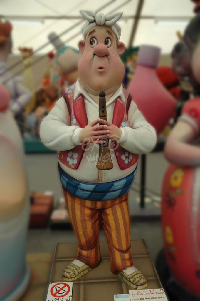 Año 2013, falla Plaza Luis Cano, sección cuarta a, Artista: José Ramón Espuig Escrivá.