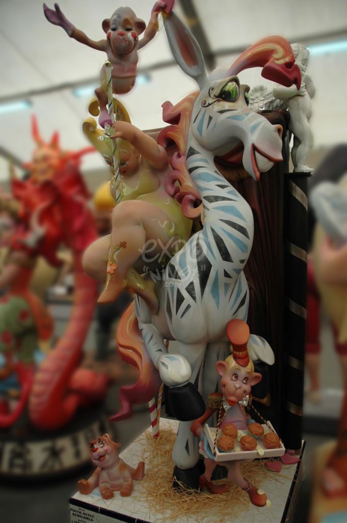 Año 2013, falla Poeta Altet, Benicarló, sección cuarta b, Artista: Juan Carlos Moles Martínez.