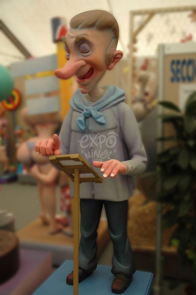 Año 2013, falla Doctor Peset Aleixandre, En Guillen Ferrer, sección quinta a, Artista: Sergio Martínez Guirao.