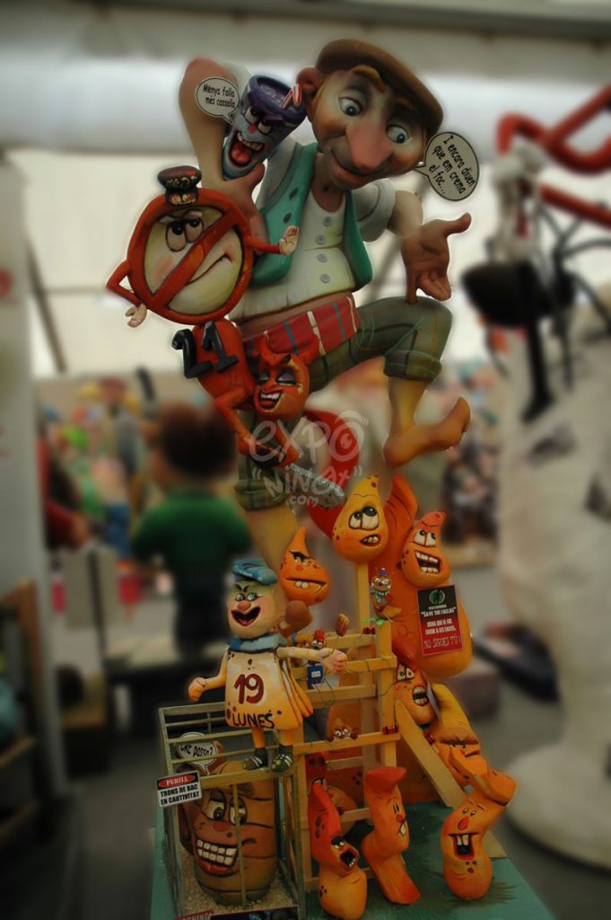 Año 2013, falla San Vicente Martir, Pianista Amparo Iturbi, sección quinta b, Artista: José Jarauta Navajas “Pepo”.