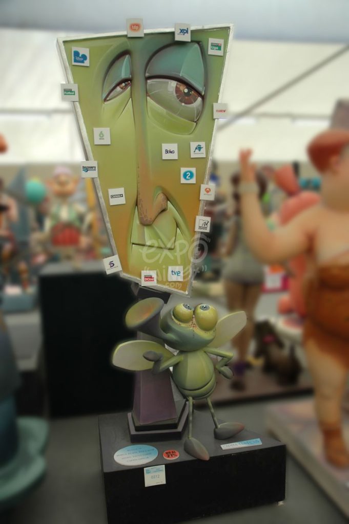 Año 2013, falla Séneca, Poeta Mas y Ros, sección quinta b, Artista: Francisco Giner Núñez.