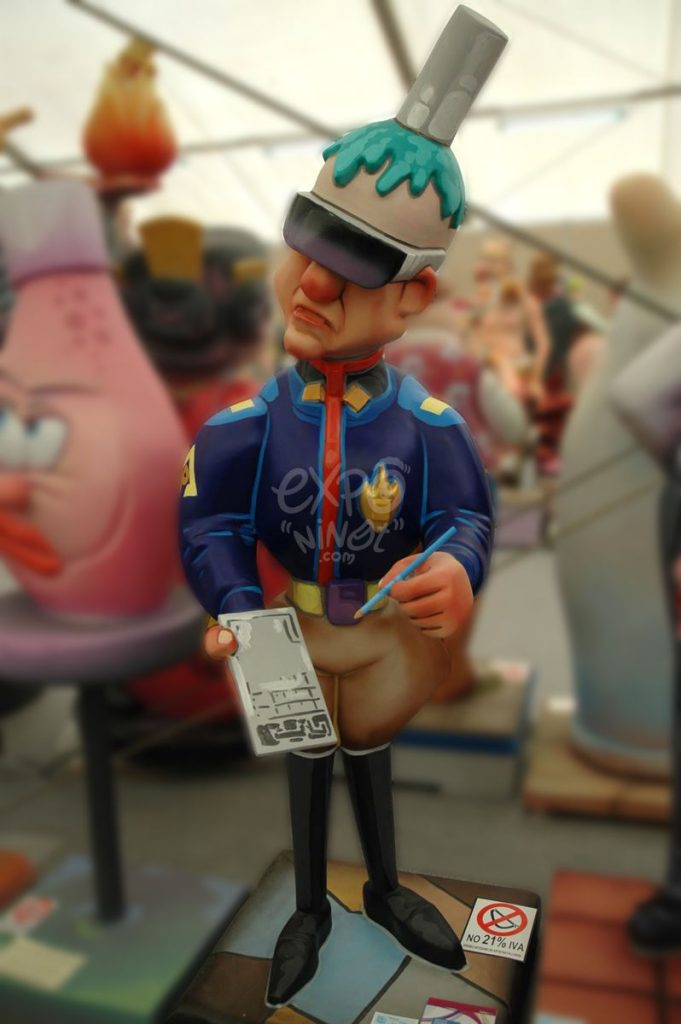 Año 2013, falla Barrio Quint, Pizarro, sección sexta a, Artista: Miguel Balaguer Nieto.