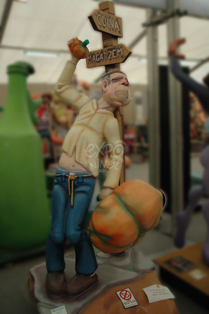 Año 2013, falla Plaza del Pouet, sección sexta a, Artista: Luis Camacho Bataller.