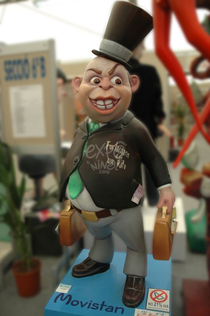 Año 2013, Avenida Burjasot, Sierra de Agullent, sección sexta b, Artista: Francisco Mesado Poveda.