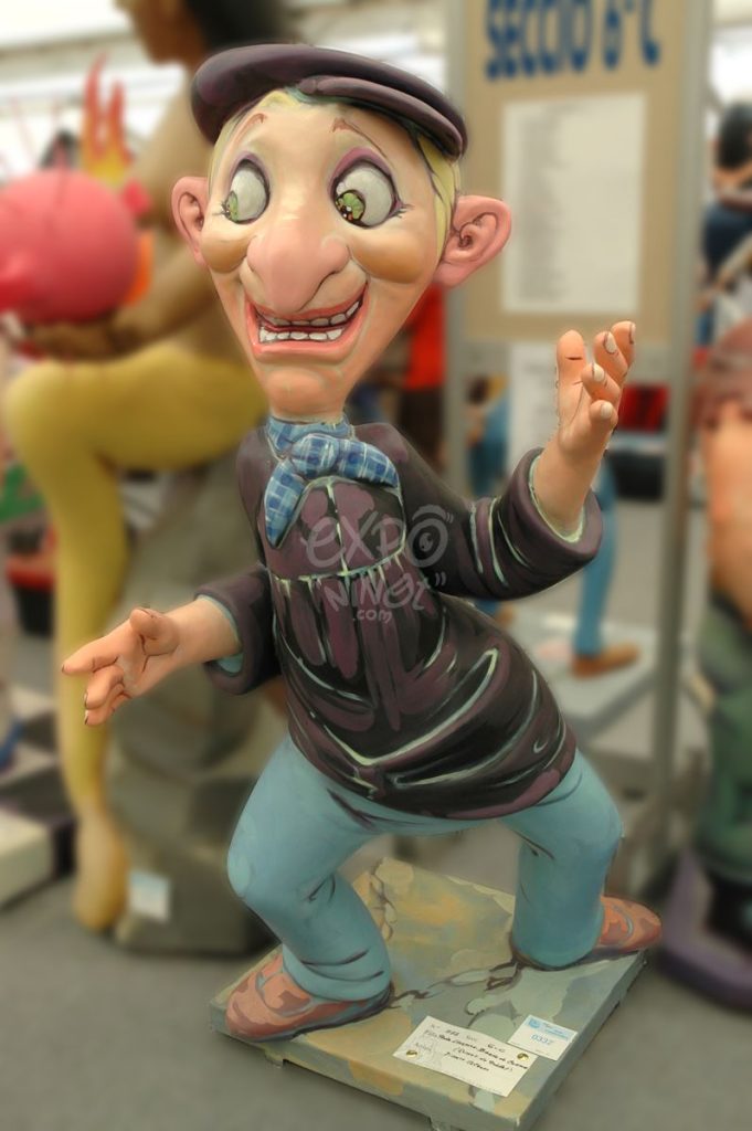 Año 2013, falla Poeta Llorente, Barón de Carcer, sección sexta c, Artista: Vicente Albert García.