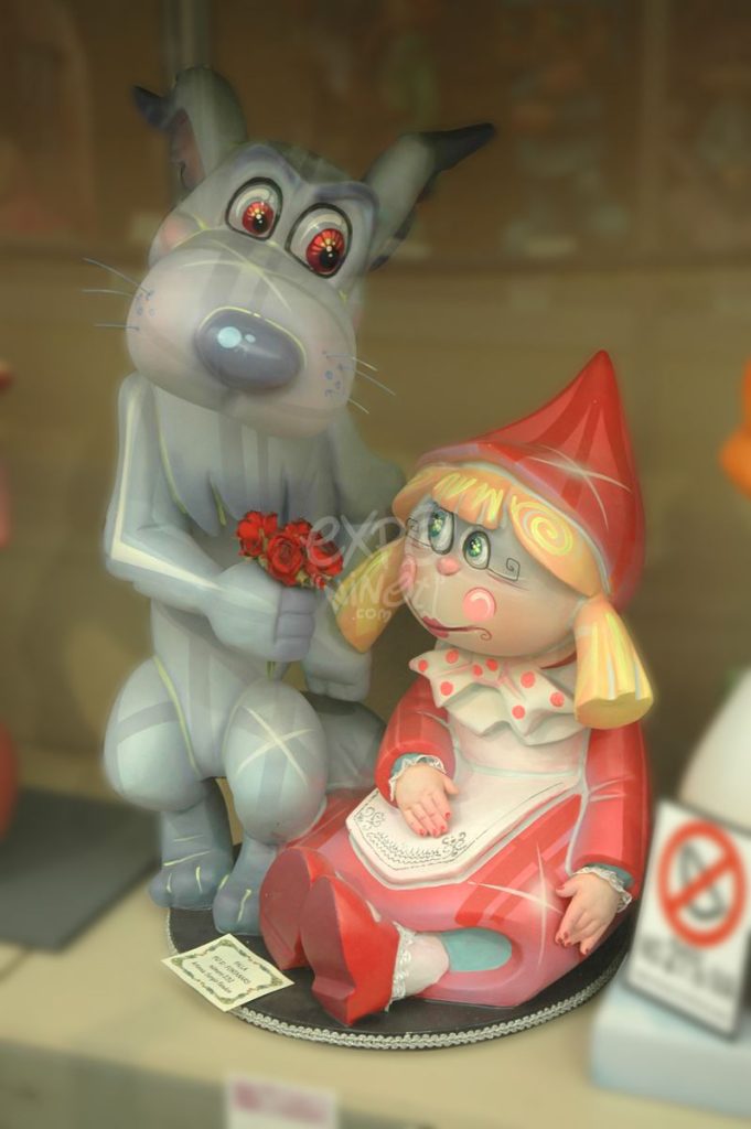Año 2013, falla Pio once, Fontanares, sección cuarta Infantil, Artista: Lorenzo Fandos Ayoro.