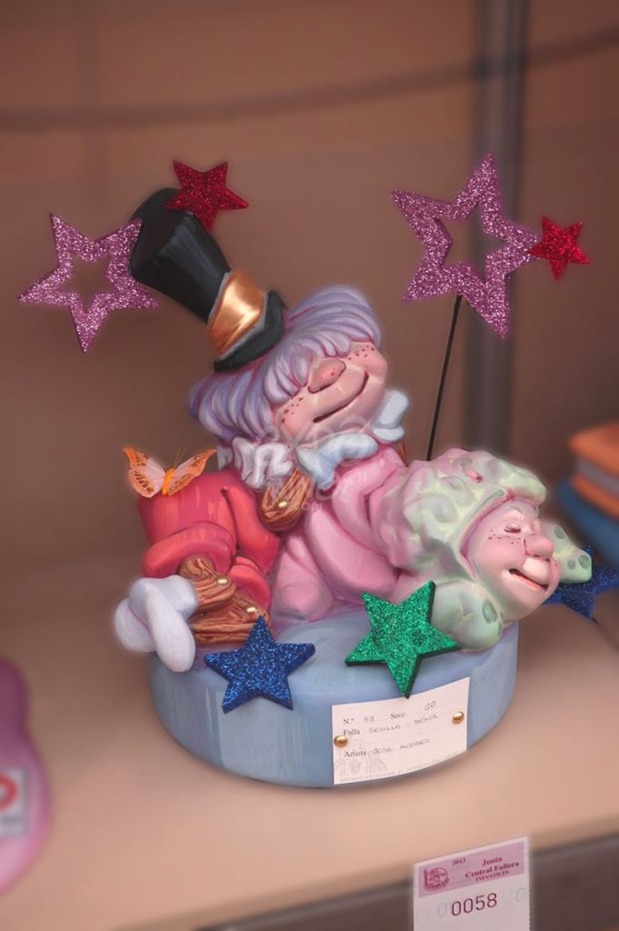 Año 2013, falla Sevilla, Denia, sección décima Infantil, Artista: José Acebes Rodríguez.