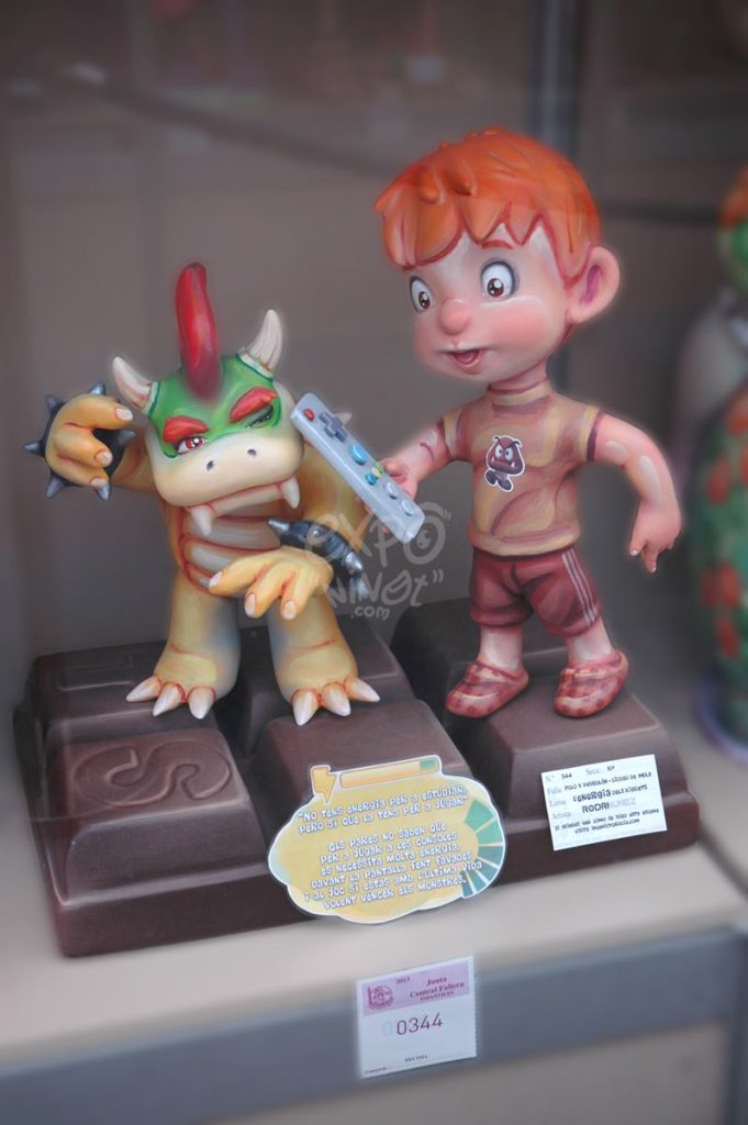 Año 2013, falla Polo y Peyrolón, Ciudad de Mula, sección décima Infantil, Artista: Rodrigo Núñez.