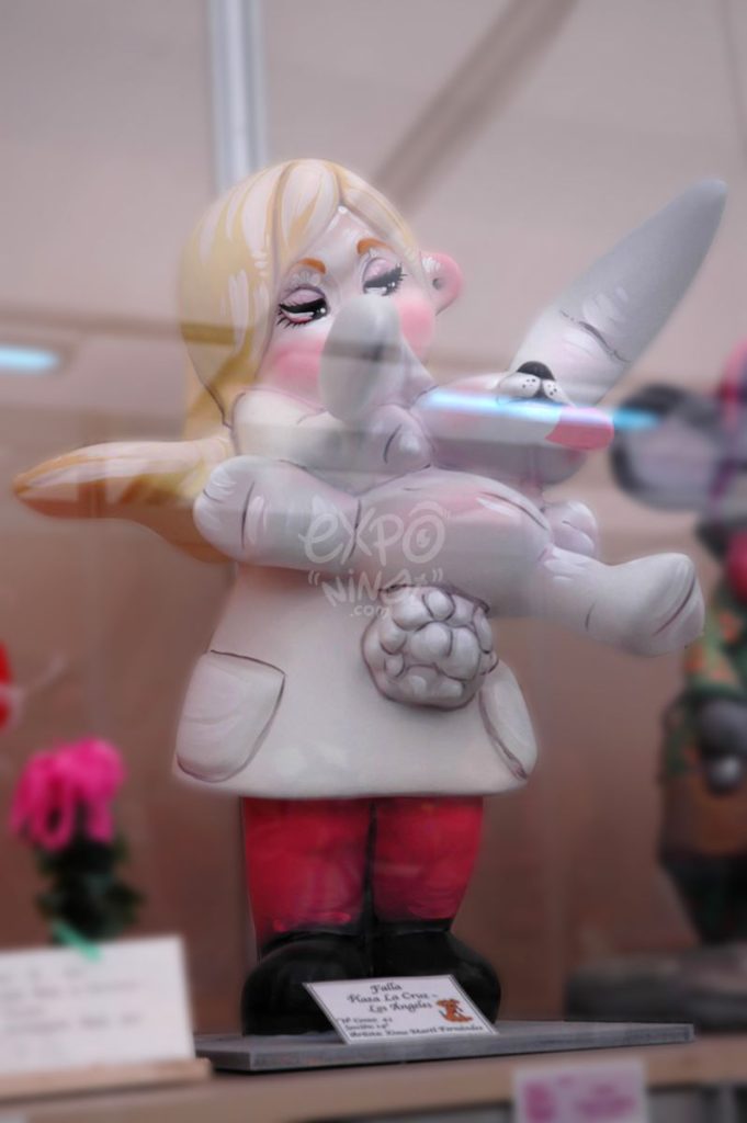 Año 2013, falla Plaza la Cruz, Los Ángeles, sección decimocuarta Infantil, Artista: Ximo Martí Fernández.