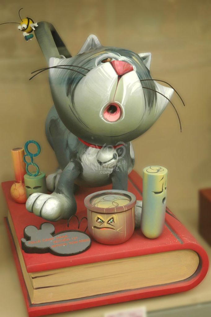Año 2013, falla Cádiz, Denia, sección decimoquinta Infantil, Artista: Toni Pérez.