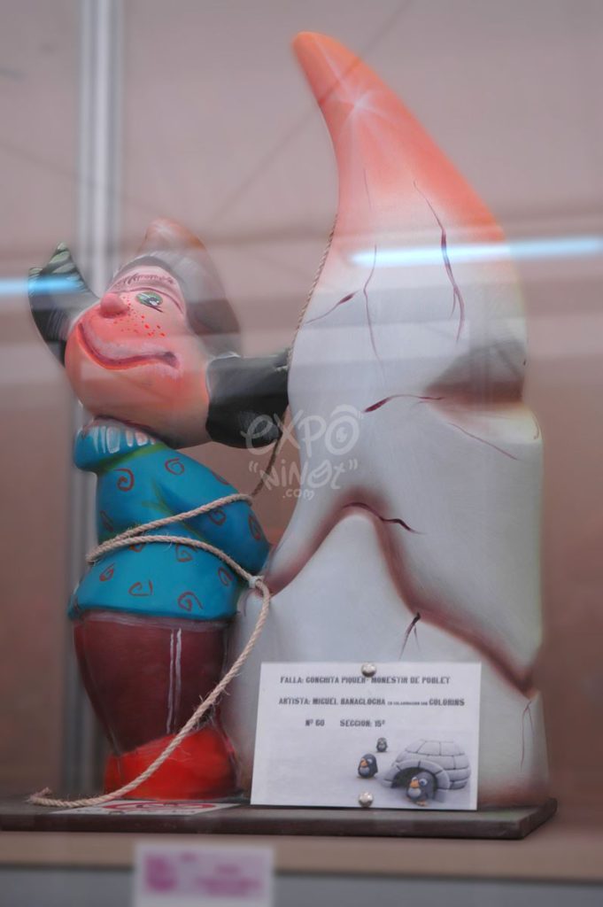 Año 2013, falla Conchita Piquer, Monestir de Poblet, sección decimoquinta Infantil, Artista: Miguel Banaclocha Rausell.