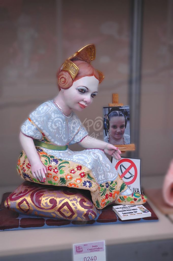 Año 2013, falla Maestro Bellver, Mariano Ribera, sección duodécima Infantil, Artista: Fernando Urios Aigües.