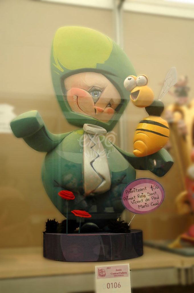 Año 2013, falla Avenida Primado Reig, San Vicente Paul, sección duodécima Infantil, Artista: Mario Gual del Olmo.