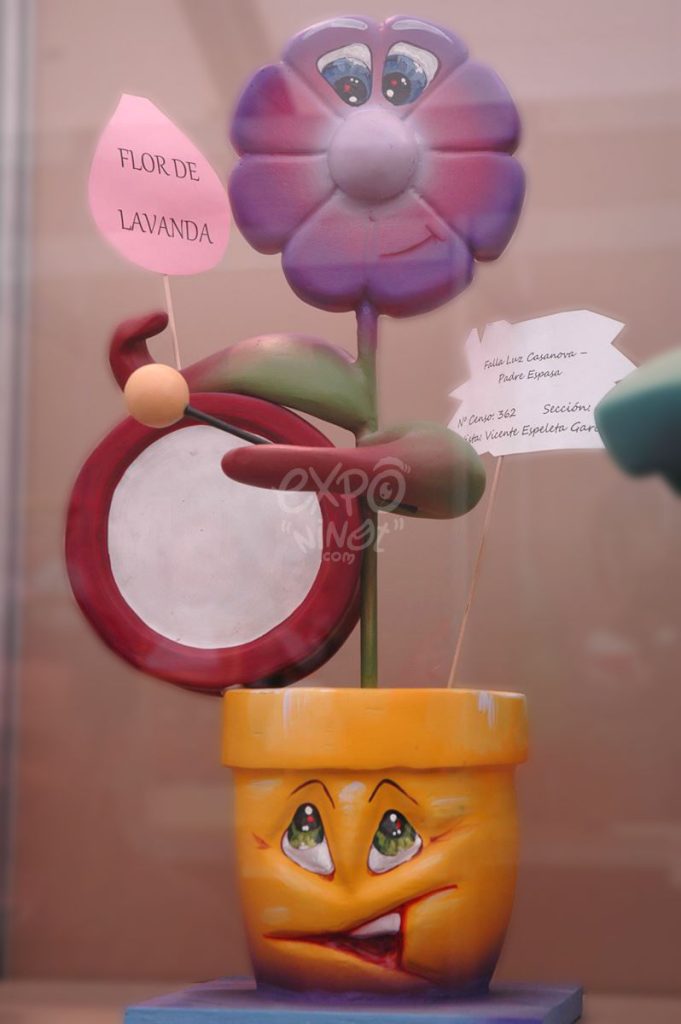 Año 2013, falla Luz Casanova, Padre Espasa, sección duodécima Infantil, Artista: Vicente Espeleta García.