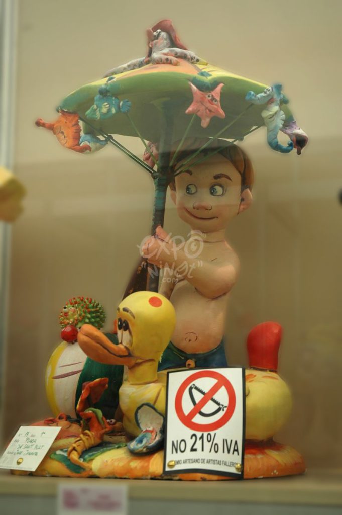 Año 2013, falla Plaza de Sant Bult, sección novena Infantil, Artista: José Jarauta Navajas “Pepo”, Ramón Lucia.