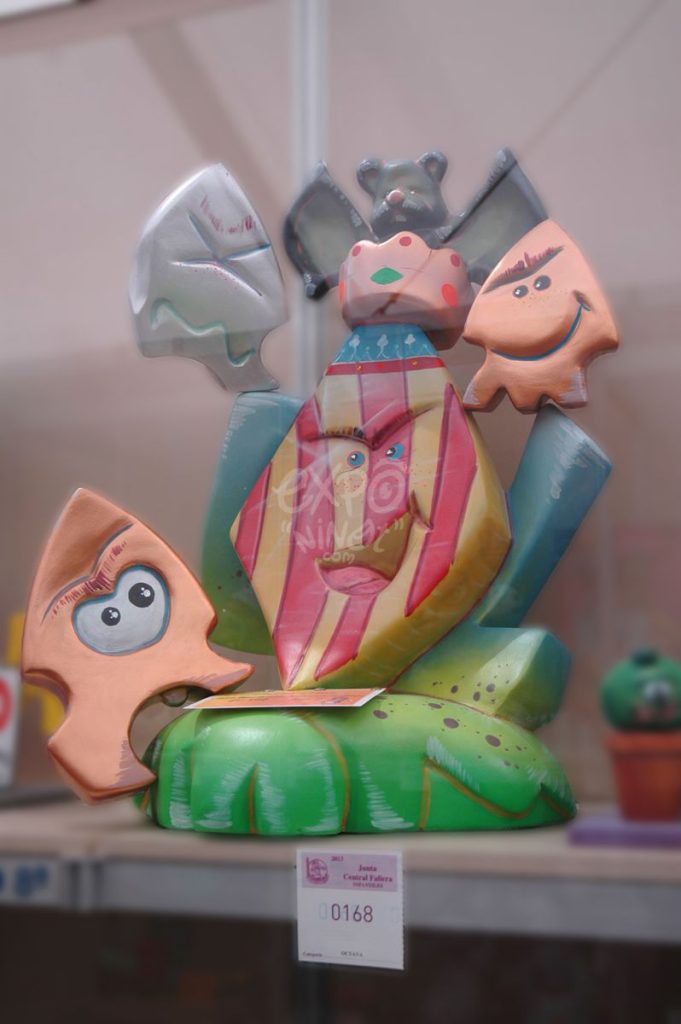 Año 2013, falla José Benlliure, Teatro de la Marina, sección octava Infantil, Artista: Miguel Banaclocha Rausell.