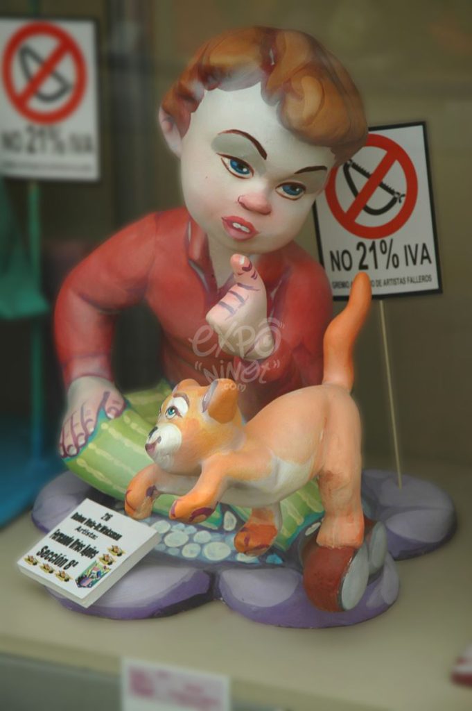 Año 2013, falla Rubén Vela, Avenida Doctor Waksman, sección octava Infantil, Artista: Fernando Urios Aigües.