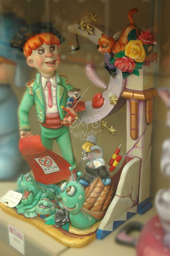 Año 2013, falla Yecla, Cardenal Benlloch, sección octava Infantil, Artista: Santiago Parrado Dobón.